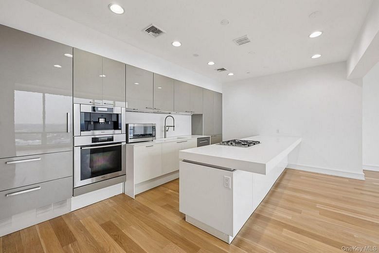 1 Renaissance Square #PH40C