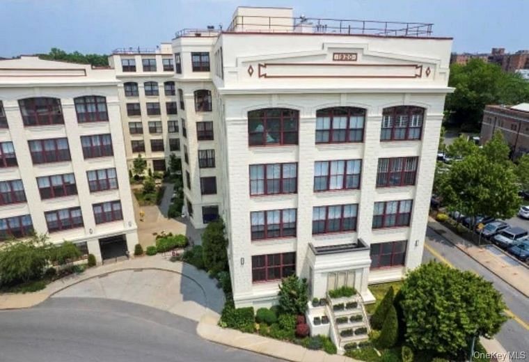 1 Scarsdale Road #204