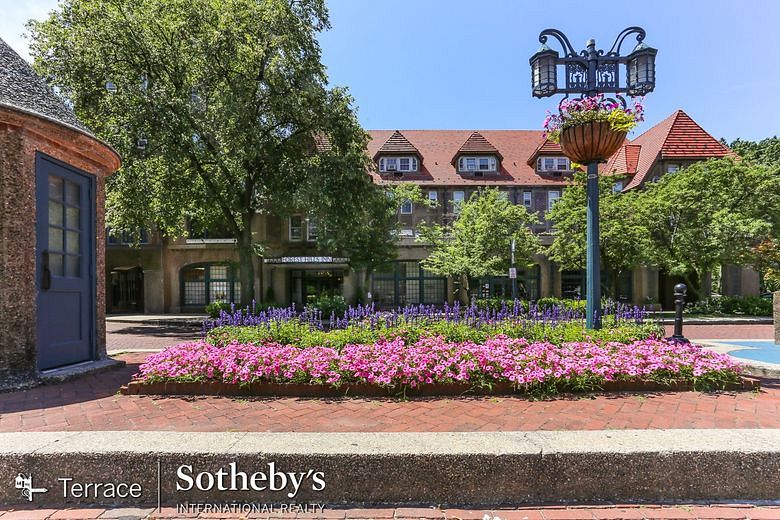 1 Station Square #310