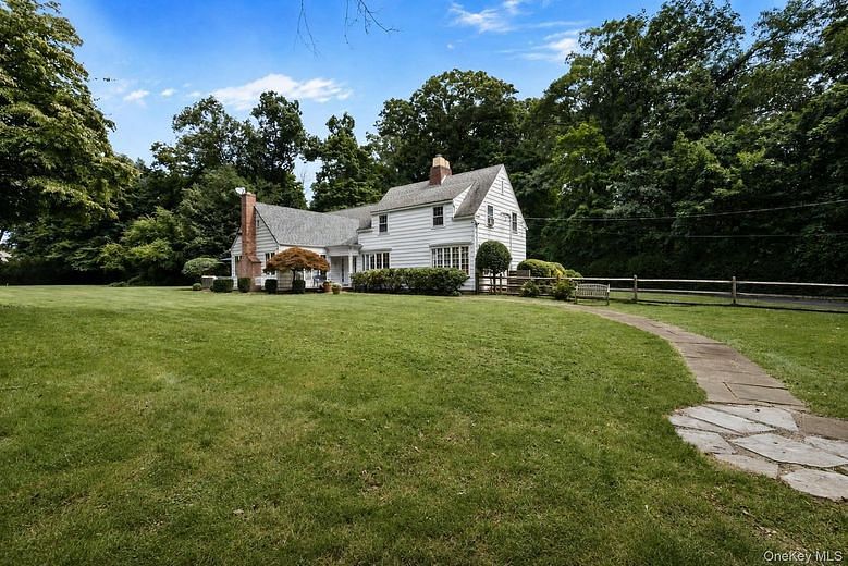1 Stonegate Lane