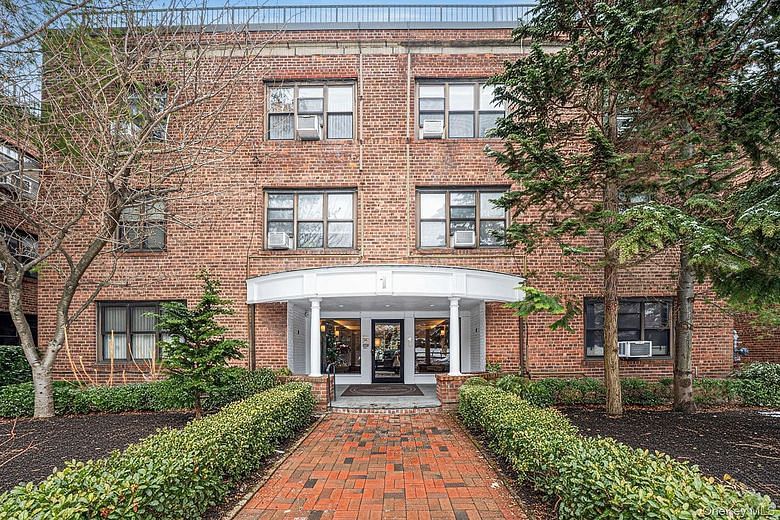 1 Town House Place #3H