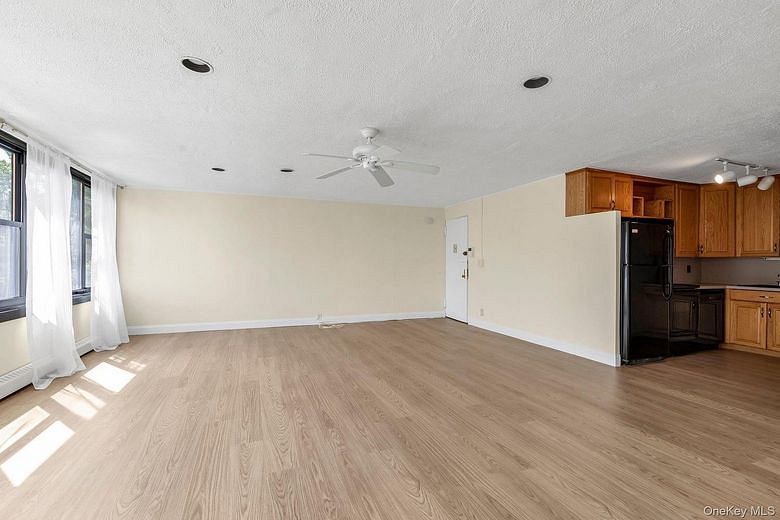 10-01 162 Street #4A