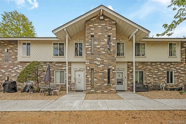 10 Aspen Court #10