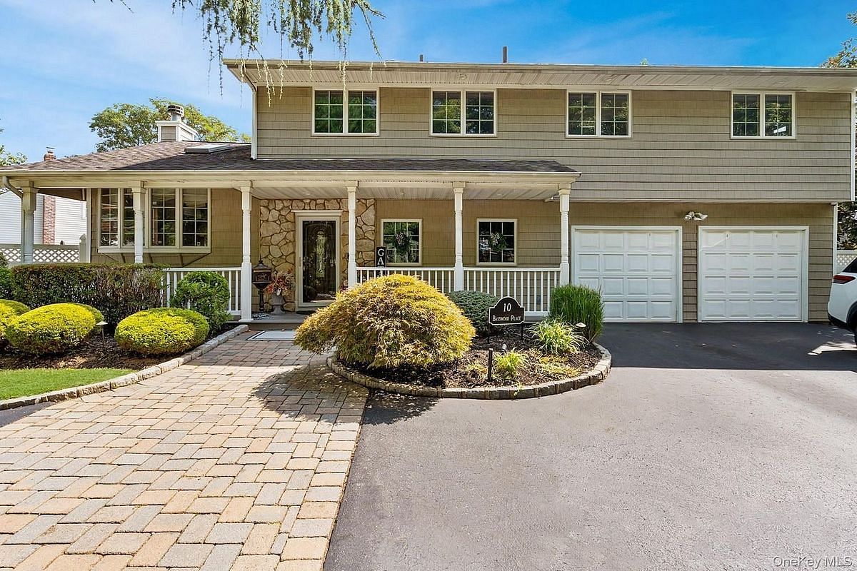 Image 1 of 30 for 10 Basswood Place in Long Island, Melville, NY, 11747