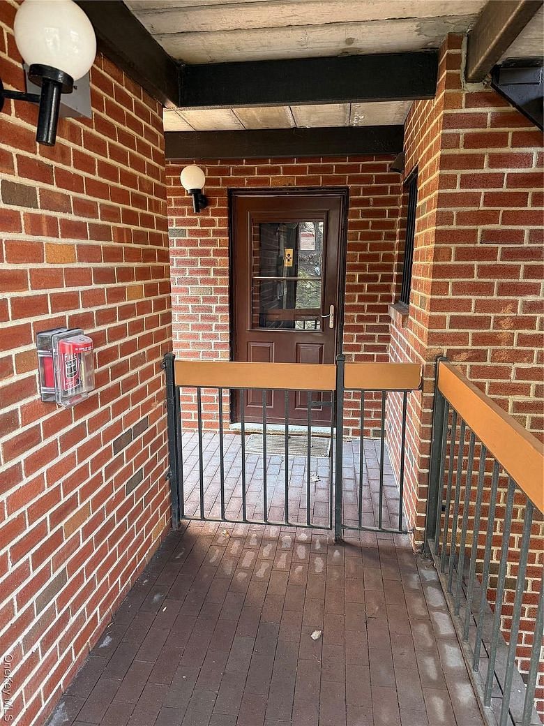 10 Bronxville Glen Drive #1