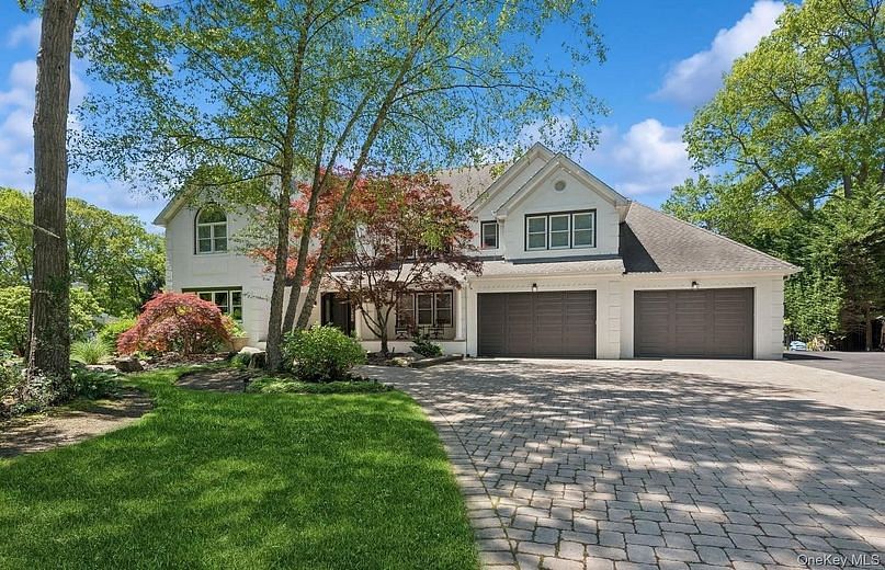 10 Colonial Drive