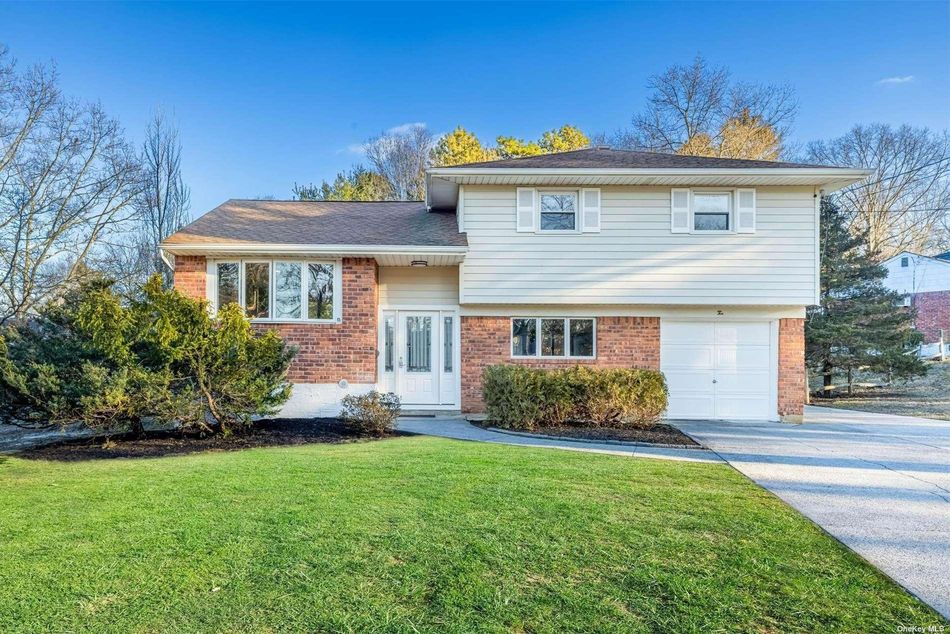 Image 1 of 23 for 10 Cornell Drive S in Long Island, Commack, NY, 11725