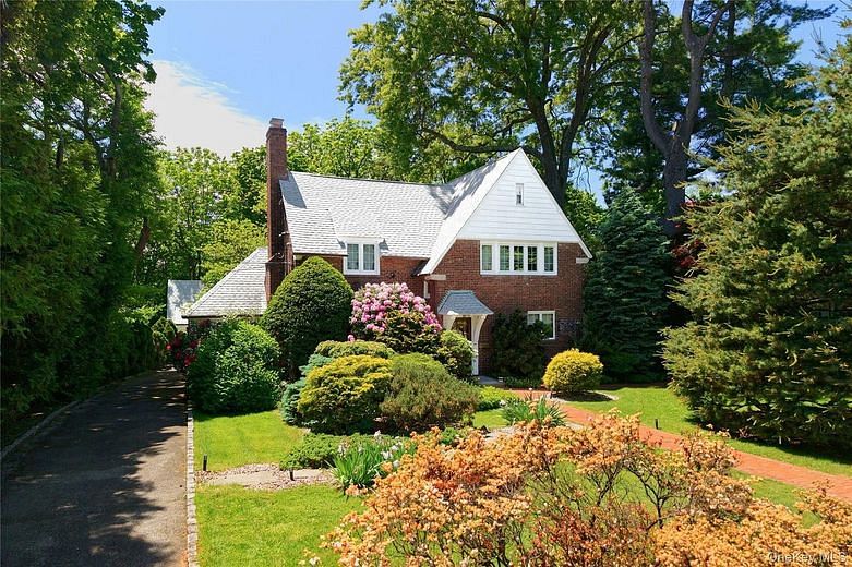 10 Crescent Road