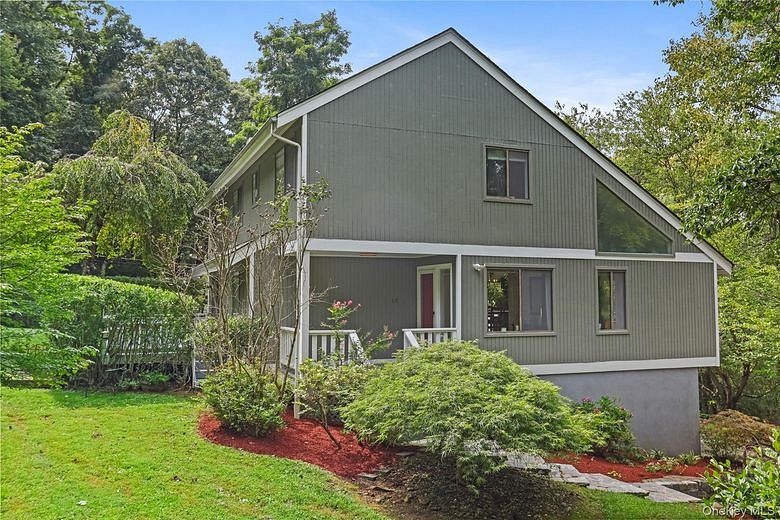 10 Deborah Lane