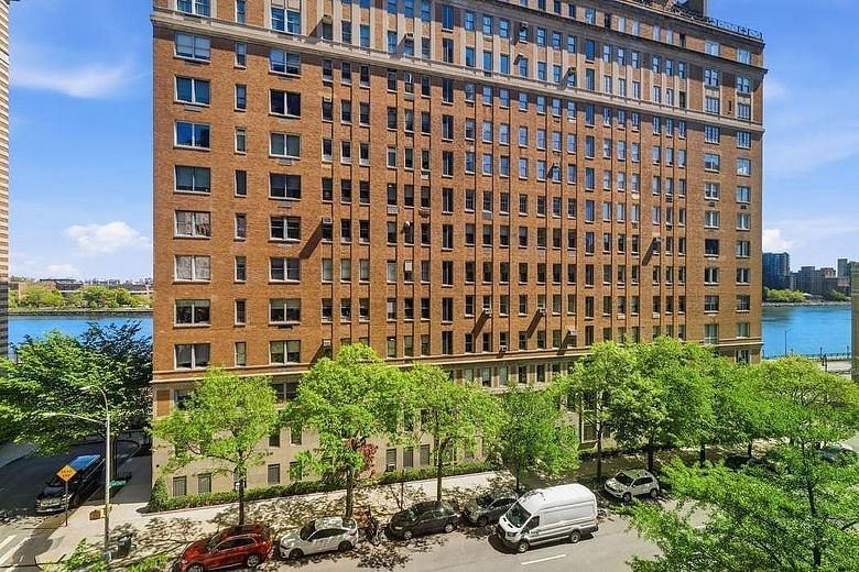 10 East End Avenue #6K