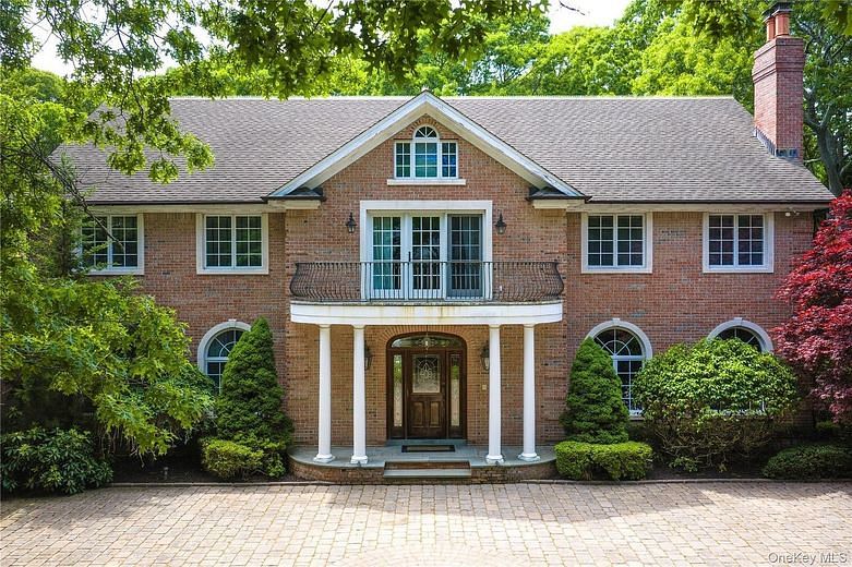 10 Emerson Court