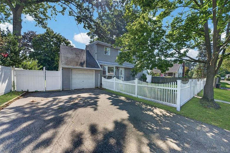 10 Field Place