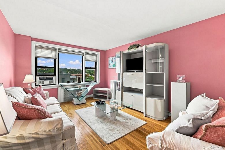 10 Franklin Avenue #2A