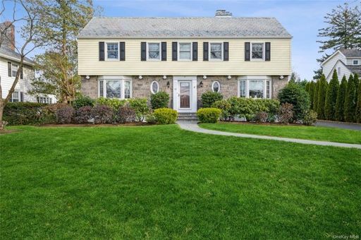 Image 1 of 34 for 10 Gedney Park Drive in Westchester, White Plains, NY, 10605