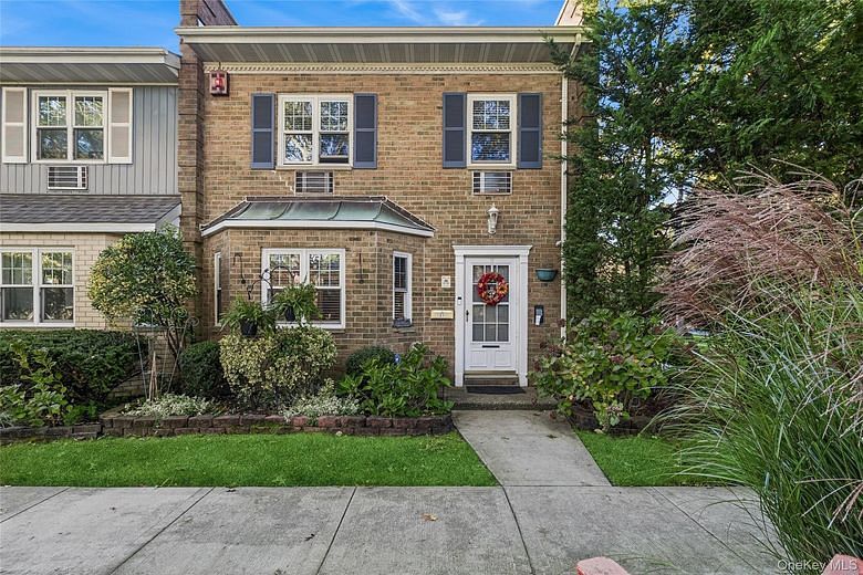 10 Glen Hollow Drive #C1