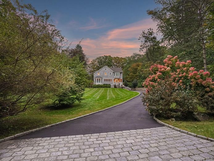 10 Hickory Lane
