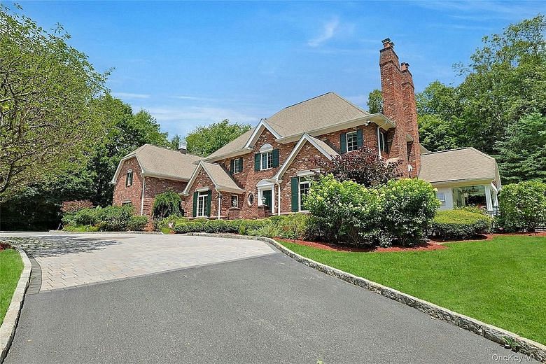 10 Hidden Oak Road