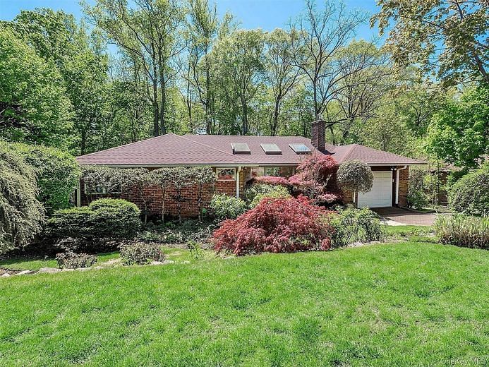10 Jeannette Drive