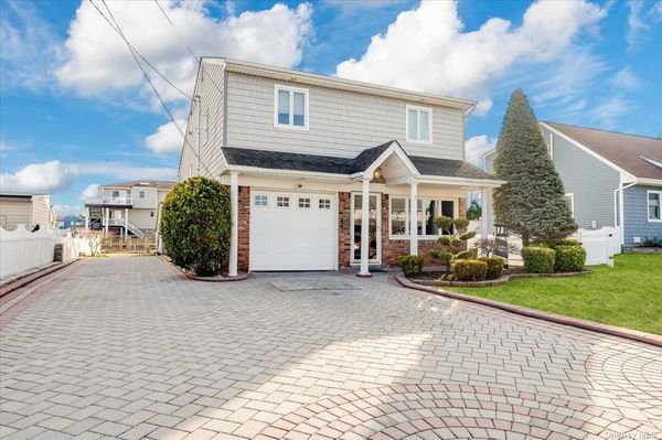 Image 1 of 25 for 10 Jetmore Place in Long Island, Massapequa, NY, 11758