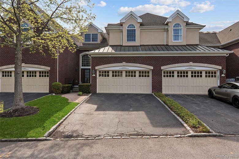 10 Kensington Circle