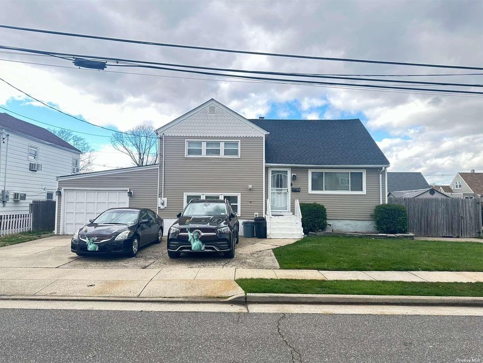 Image 1 of 15 for 10 Layton Street in Long Island, Freeport, NY, 11520