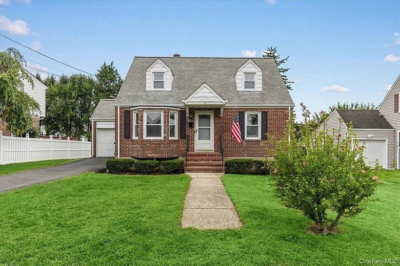 10 Maywood Avenue