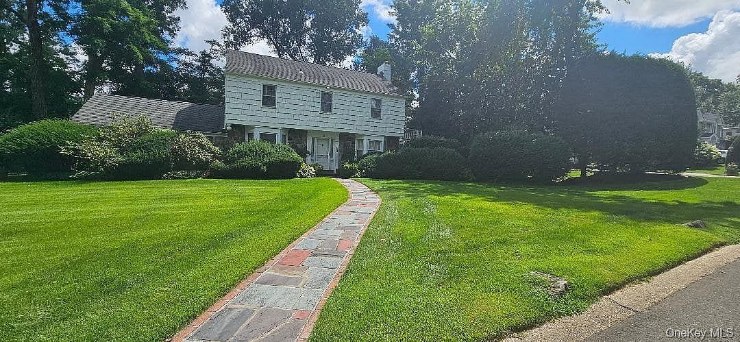 10 Meadow Woods Road