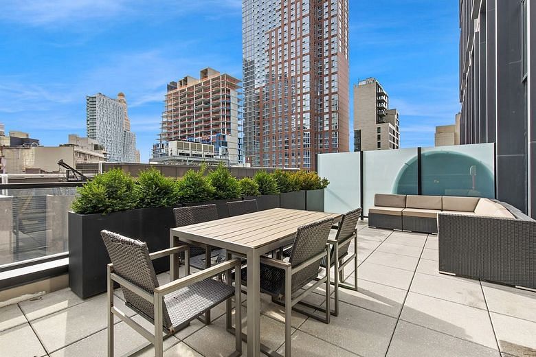 10 Nevins Street #10B