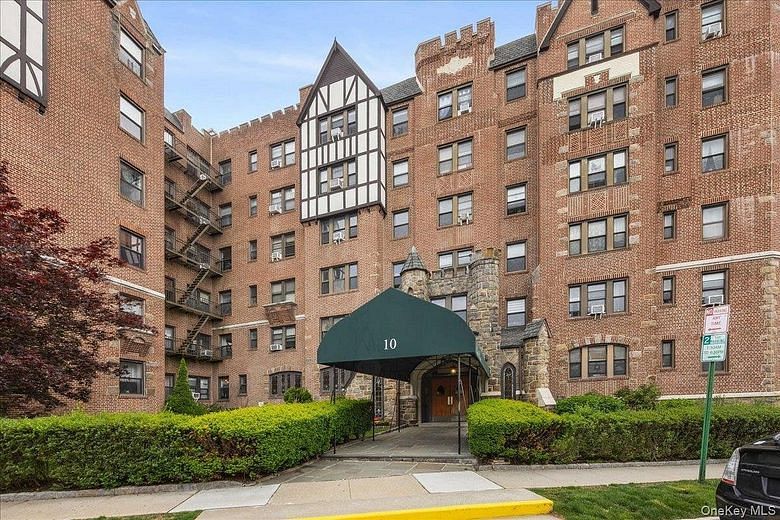 10 Nosband Avenue #3J