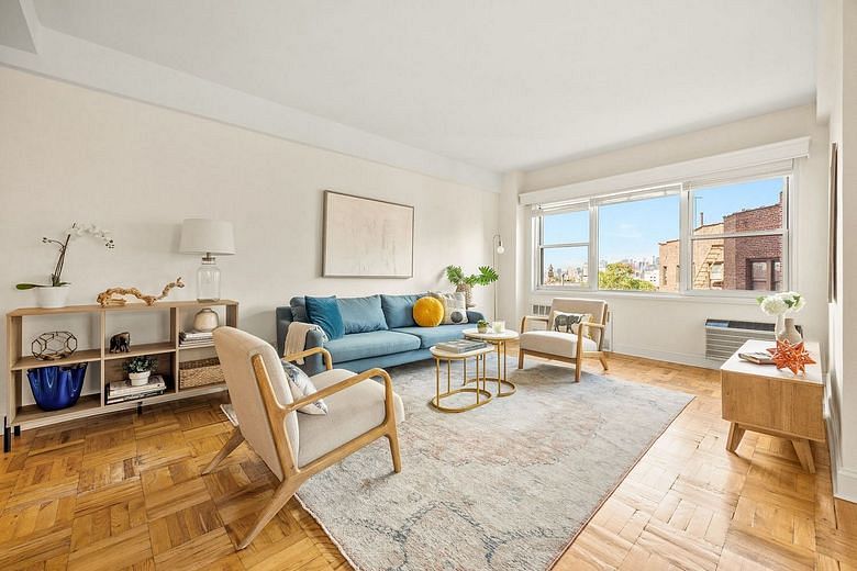 10 Plaza Street East #6G