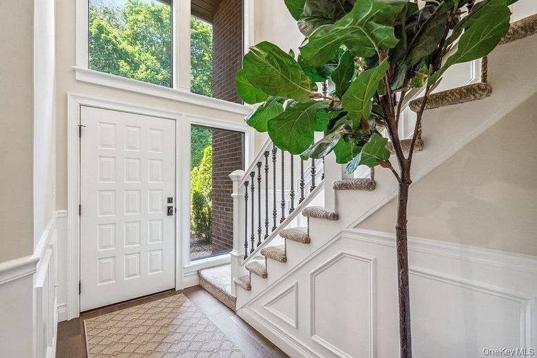 10 Pond View Court