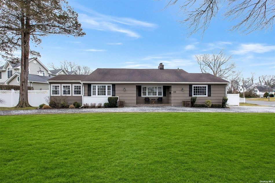 Image 1 of 27 for 10 Puritan Road in Long Island, Sayville, NY, 11782