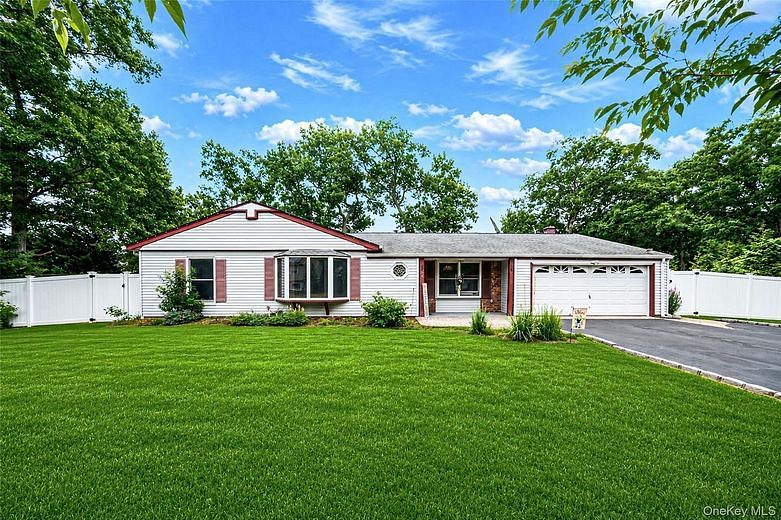 10 Saddle Hill Road