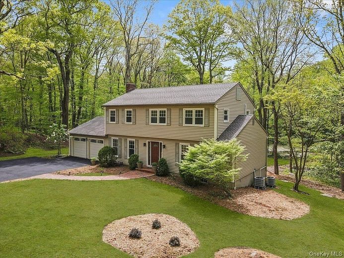 10 Silvermine Drive