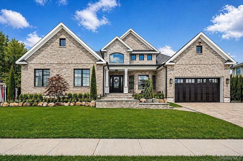 10 SKYLKARK Road