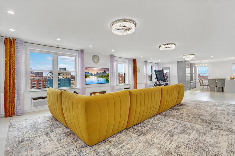 100-25 Queens Boulevard #7N