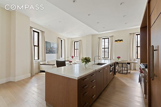 100 Barclay Street #17L