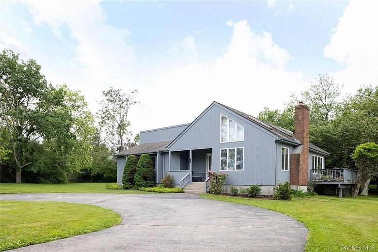 100 Bayberry Lane