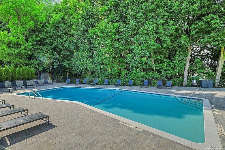 100 Chateau Lane #8