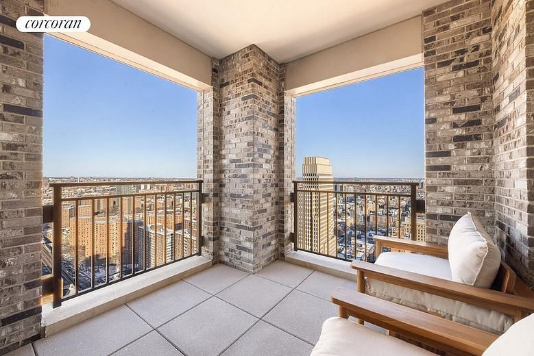 100 Claremont Avenue #31D