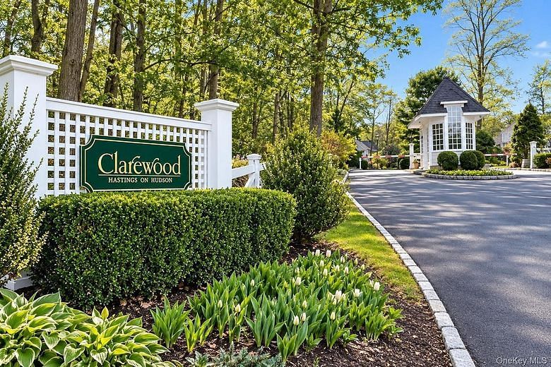 100 Clarewood Drive #1K
