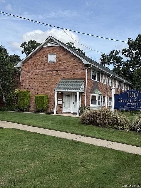 100 Connetquot Ave. #36