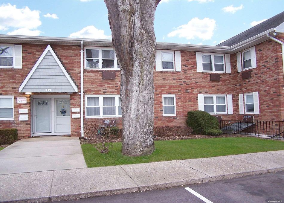 Image 1 of 13 for 100 Connetquot Avenue #3 in Long Island, East Islip, NY, 11730