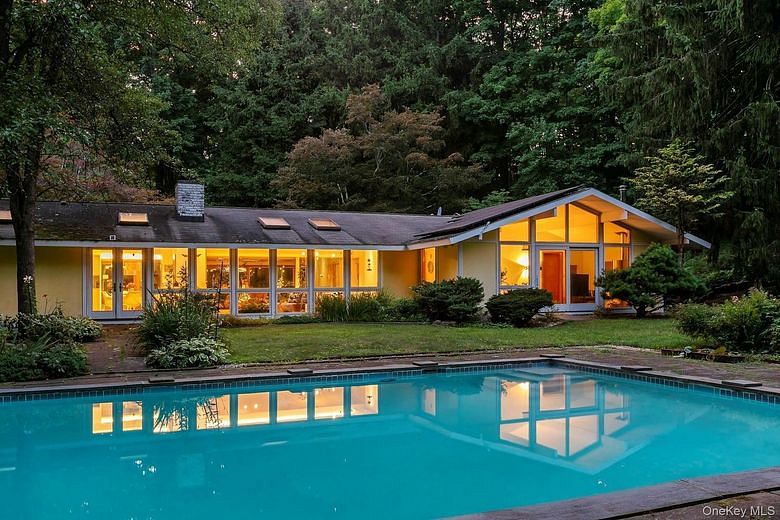 100 Crow Hill Road