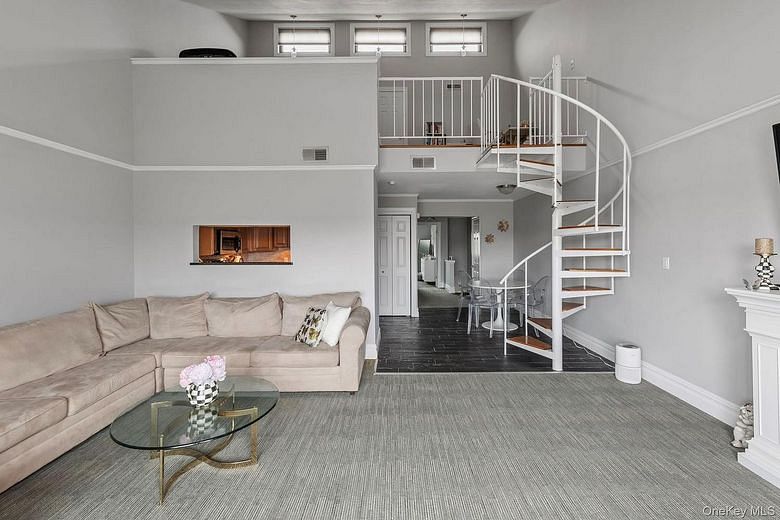 100 Daly Boulevard #2810
