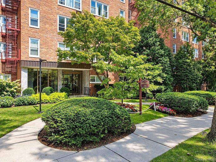 100 Dehaven Drive #302