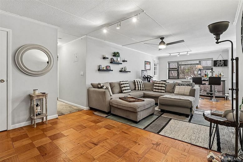 100 Diplomat Drive #7G