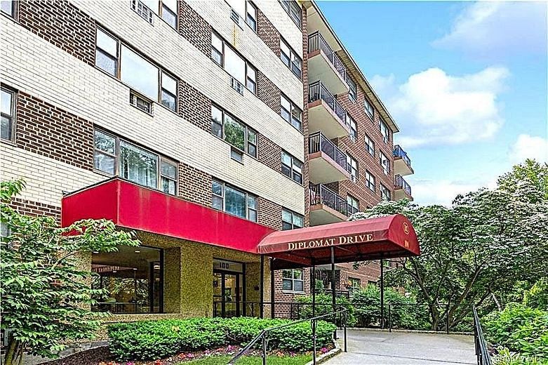 100 Diplomat Drive #8J