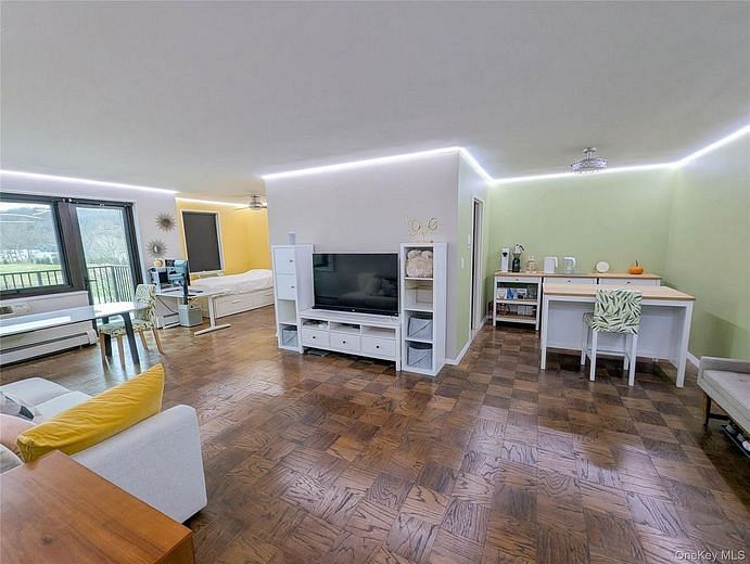 100 E Hartsdale Avenue #4JE