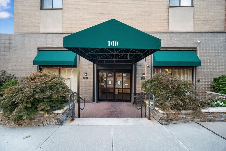 100 E Hartsdale Avenue #5iW